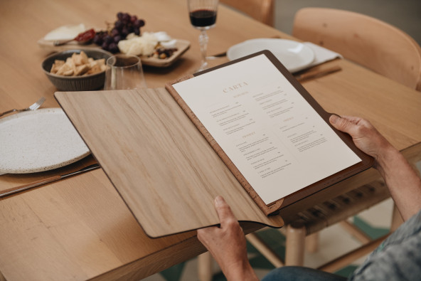 ERGO - A4 Letter Wooden menu boards A4 wooden letter made of oak or birch with an innovative opening and binding system.