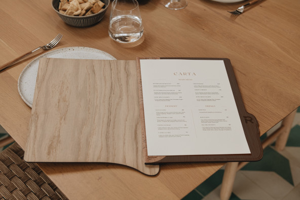 ERGO - A4 Letter Wooden menu boards A4 wooden letter made of oak or birch with an innovative opening and binding system.